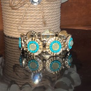 🆕Turquoise & Gold bracelet One Size Fits All NWT